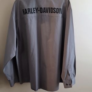 Men's XXL Harley-Davidson Long Sleeve Shirt. Gently worn, great condition!